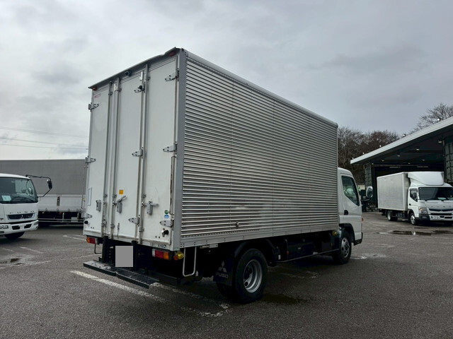 三菱ふそうキャンターアルミバン小型（2t・3t）[写真02]