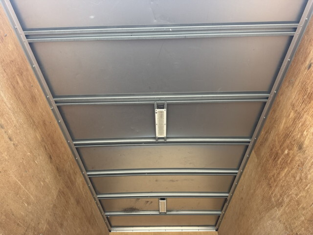 三菱ふそうキャンターアルミバン小型（2t・3t）[写真20]