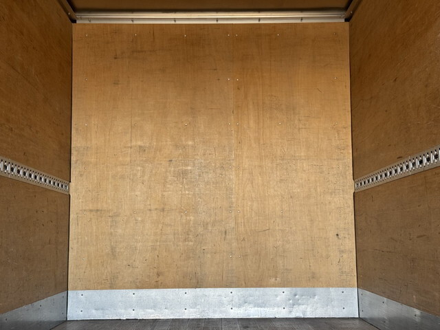 三菱ふそうキャンターアルミバン小型（2t・3t）[写真21]