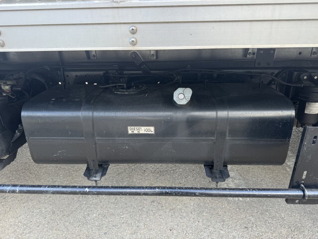 三菱ふそうキャンターアルミバン小型（2t・3t）[写真25]