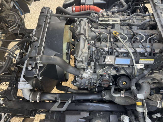 三菱ふそうキャンターアルミバン小型（2t・3t）[写真32]