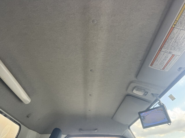 三菱ふそうキャンターアルミバン小型（2t・3t）[写真06]