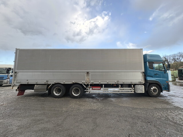 UDトラックスクオンアルミウイング大型（10t）[写真11]