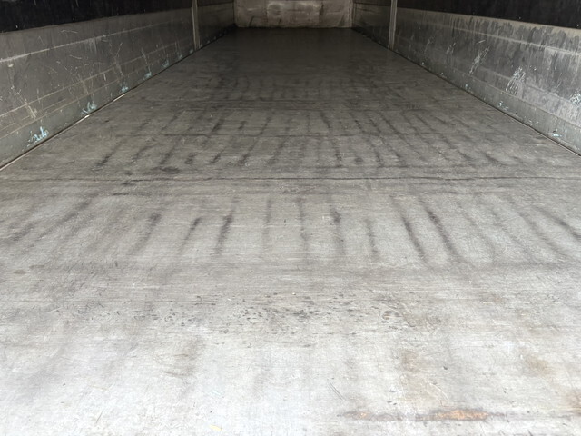 UDトラックスクオンアルミウイング大型（10t）[写真13]