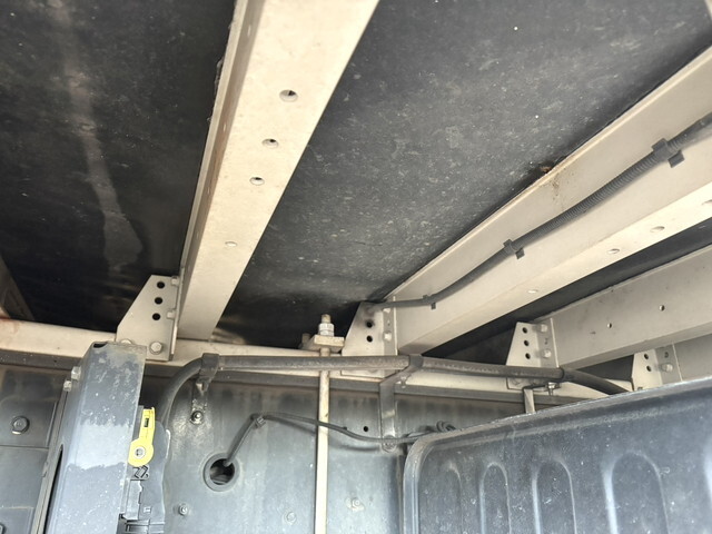 UDトラックスクオンアルミウイング大型（10t）[写真17]