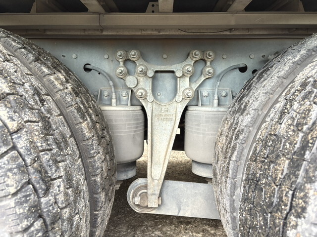 UDトラックスクオンアルミウイング大型（10t）[写真19]