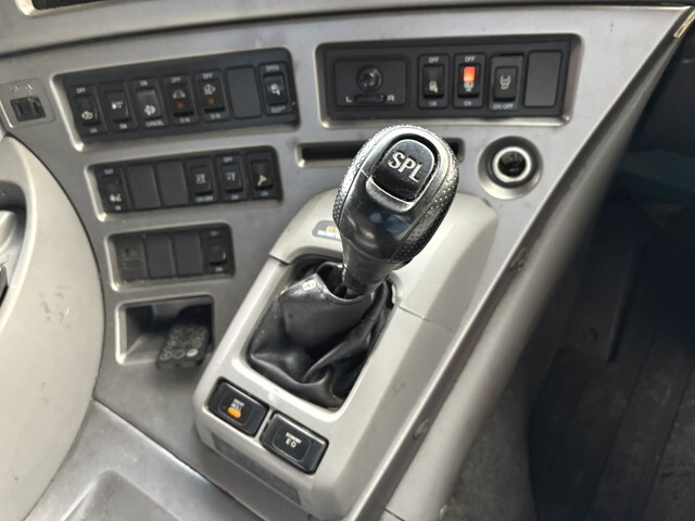 UDトラックスクオンアルミウイング大型（10t）[写真27]