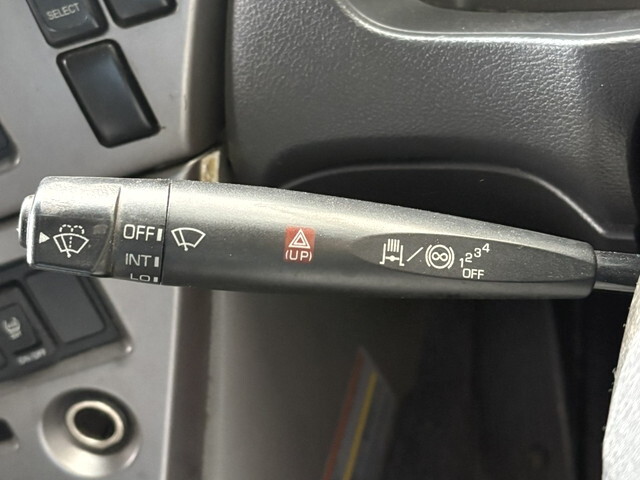 UDトラックスクオンアルミウイング大型（10t）[写真30]