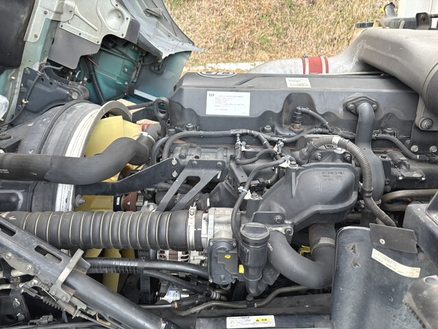 UDトラックスクオンアルミウイング大型（10t）[写真31]