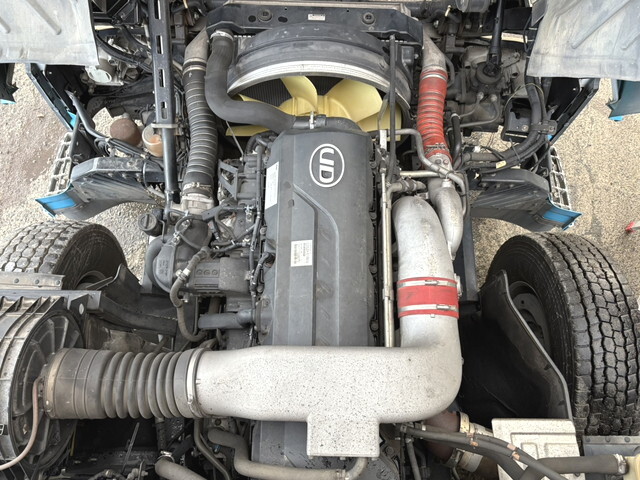 UDトラックスクオンアルミウイング大型（10t）[写真32]