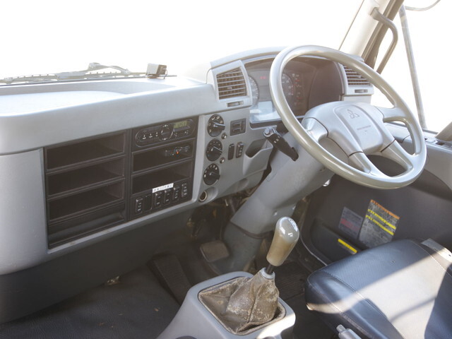 三菱ふそうファイターコンテナ専用車中型（4t）[写真27]