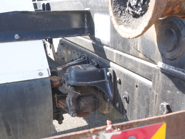 三菱ふそうファイターコンテナ専用車中型（4t）[写真06]