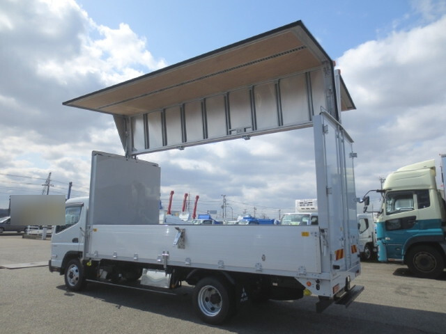 三菱ふそうキャンターアルミウイング小型（2t・3t）[写真10]