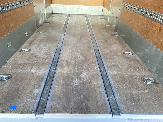 三菱ふそうキャンターアルミバン小型（2t・3t）[写真23]