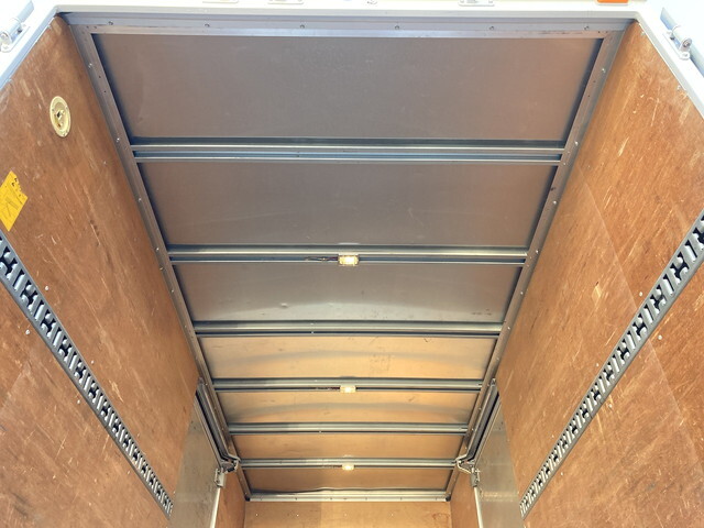 三菱ふそうキャンターアルミバン小型（2t・3t）[写真24]