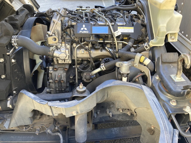 三菱ふそうキャンターアルミバン小型（2t・3t）[写真29]