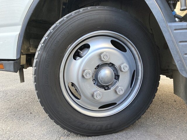 三菱ふそうキャンターアルミバン小型（2t・3t）[写真32]