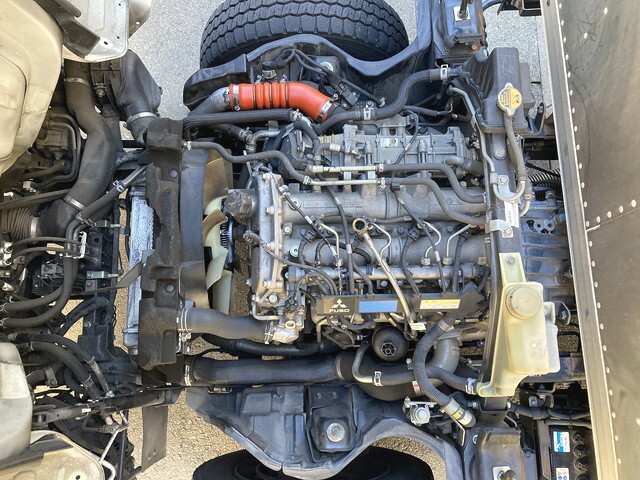 三菱ふそうキャンターアルミバン小型（2t・3t）[写真07]