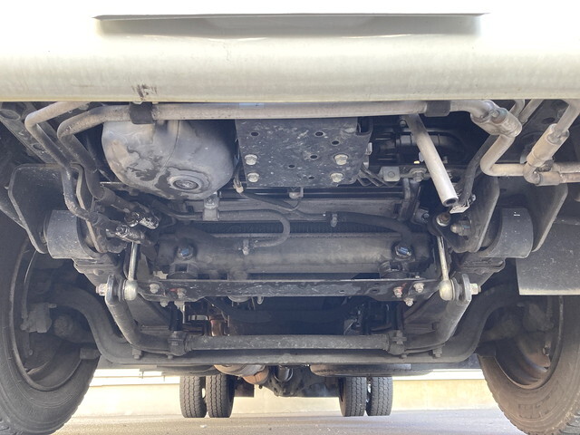 三菱ふそうキャンターアルミバン小型（2t・3t）[写真09]