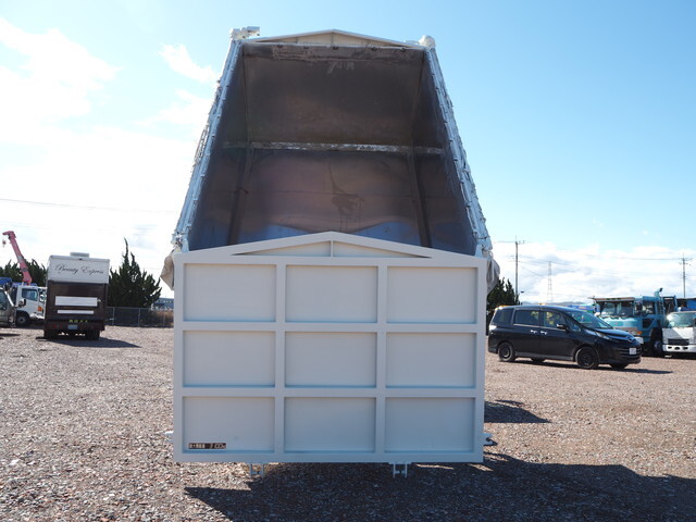 UDトラックスコンドル深ダンプ（土砂禁ダンプ）中型（4t）[写真10]