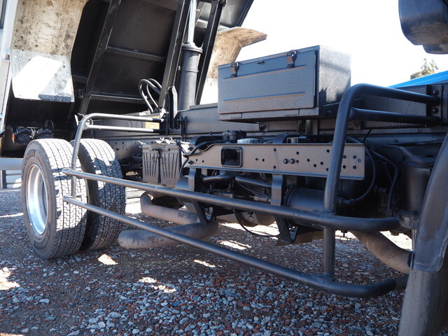 UDトラックスコンドル深ダンプ（土砂禁ダンプ）中型（4t）[写真12]