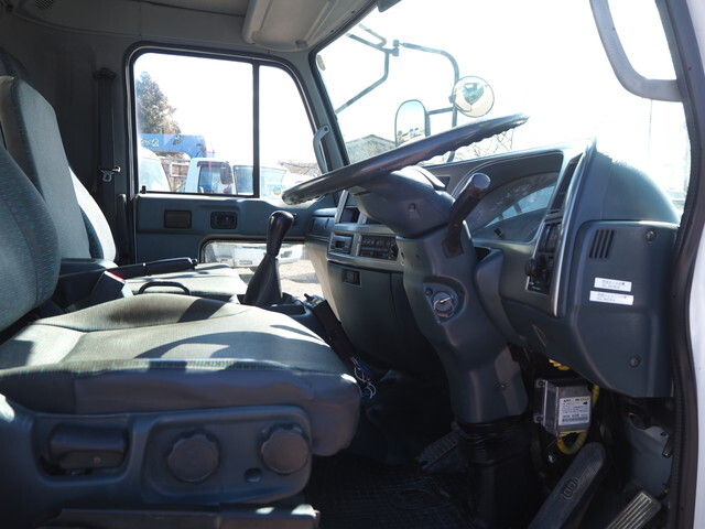 UDトラックスコンドル深ダンプ（土砂禁ダンプ）中型（4t）[写真35]