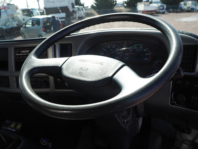 UDトラックスコンドル深ダンプ（土砂禁ダンプ）中型（4t）[写真36]