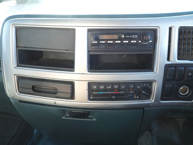 UDトラックスコンドル深ダンプ（土砂禁ダンプ）中型（4t）[写真38]