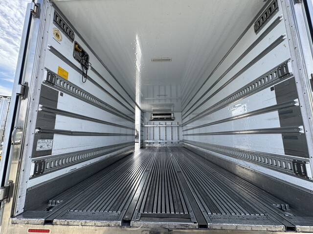 日野レンジャー冷凍車（冷蔵車）中型（4t）[写真11]