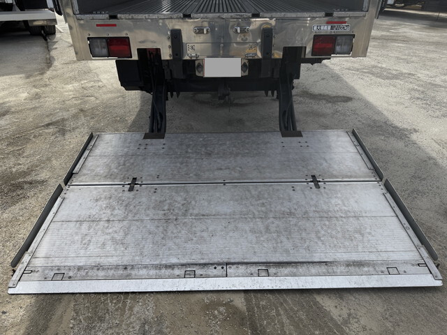 日野レンジャー冷凍車（冷蔵車）中型（4t）[写真12]