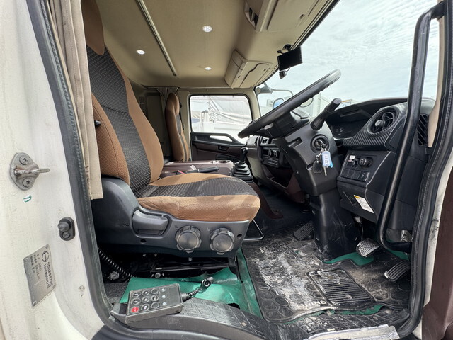 日野レンジャー冷凍車（冷蔵車）中型（4t）[写真22]