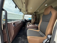 日野レンジャー冷凍車（冷蔵車）中型（4t）[写真24]