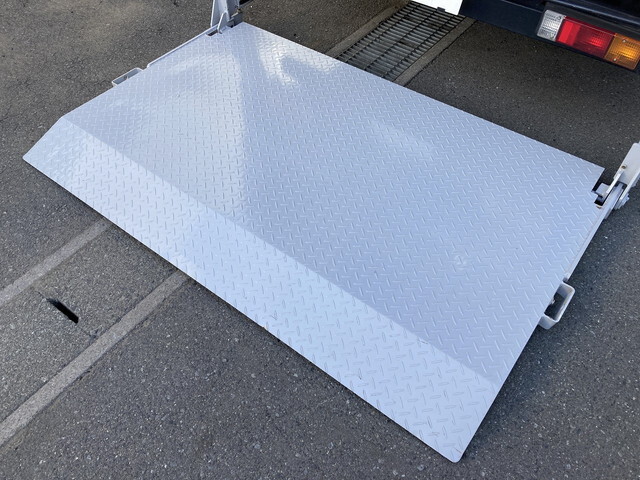 日産アトラスアルミバン小型（2t・3t）[写真06]