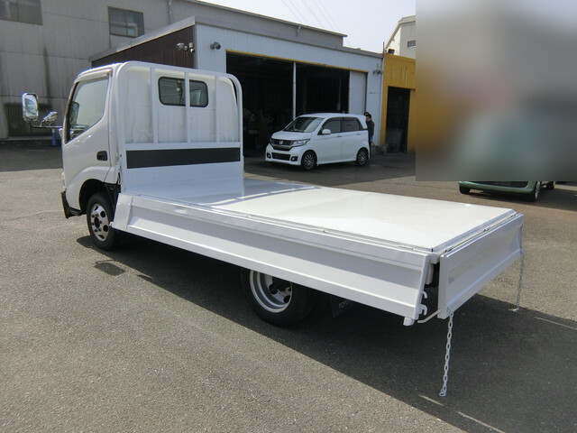 トヨタトヨエース平ボディ小型（2t・3t）[写真11]