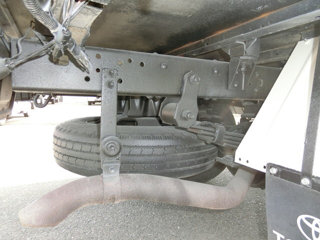 トヨタトヨエース平ボディ小型（2t・3t）[写真16]