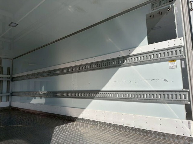 日野レンジャー冷凍車（冷蔵車）中型（4t）[写真10]