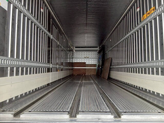 三菱ふそうスーパーグレート冷凍車（冷蔵車）大型（10t）[写真12]