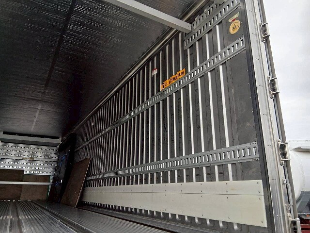 三菱ふそうスーパーグレート冷凍車（冷蔵車）大型（10t）[写真13]