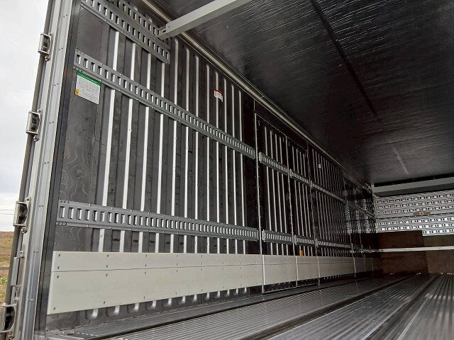 三菱ふそうスーパーグレート冷凍車（冷蔵車）大型（10t）[写真14]