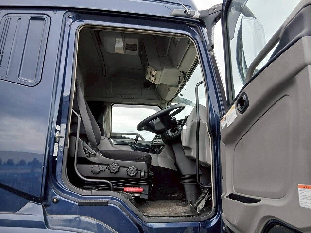 三菱ふそうスーパーグレート冷凍車（冷蔵車）大型（10t）[写真15]