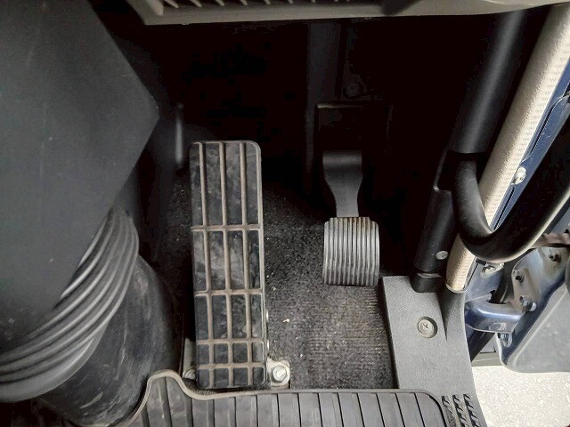 三菱ふそうスーパーグレート冷凍車（冷蔵車）大型（10t）[写真17]