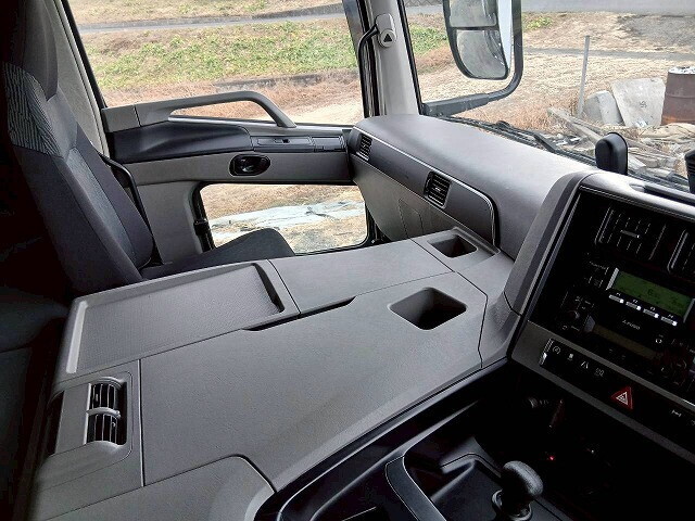 三菱ふそうスーパーグレート冷凍車（冷蔵車）大型（10t）[写真23]