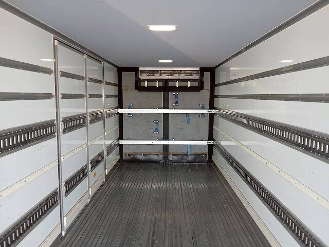 日野レンジャー冷凍車（冷蔵車）中型（4t）[写真13]