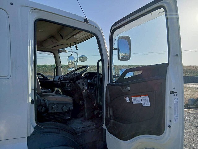 日野レンジャー冷凍車（冷蔵車）中型（4t）[写真15]