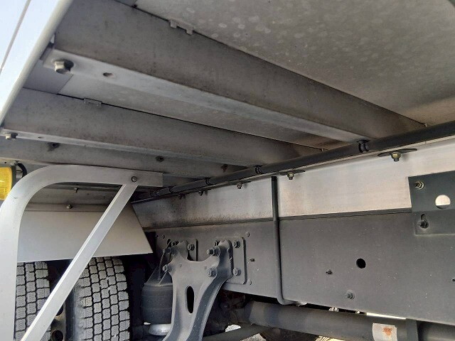 日野レンジャー冷凍車（冷蔵車）中型（4t）[写真32]