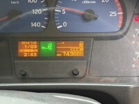 UDトラックスクオンアルミブロック大型（10t）[写真23]