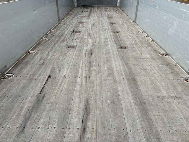 UDトラックスクオンアルミブロック大型（10t）[写真07]