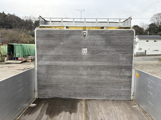 UDトラックスクオンアルミブロック大型（10t）[写真08]