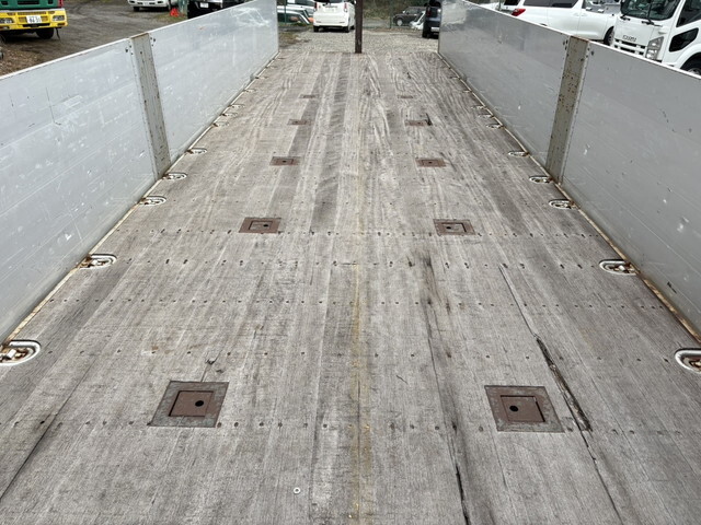 UDトラックスクオンアルミブロック大型（10t）[写真09]