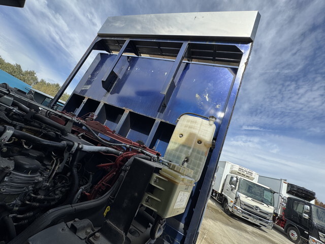 三菱ふそうスーパーグレート平ボディ大型（10t）[写真14]